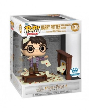 Figura POP Deluxe Harry Potter Anniversary Harry Potter with Hogwarts Letters Exclusive